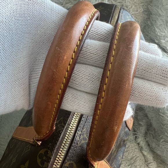 Louis Vuitton Keepall 45 in Monogram Leather - Picture 2 of 10